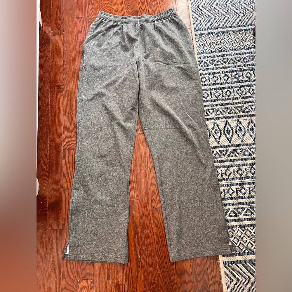 Bauer hockey pants. Medium.  Like new.‎